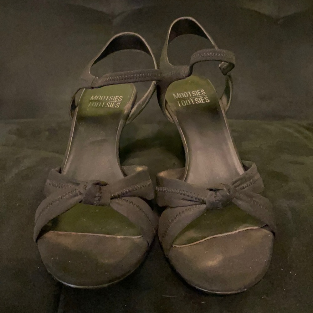 Black Wedged Sandals